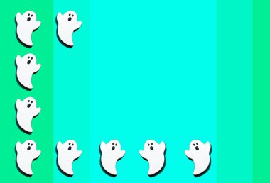 3 yeşil arkaplanda izole edilmiş beyaz hayaletler. Cadılar Bayramı süsü renkli tonlardır.