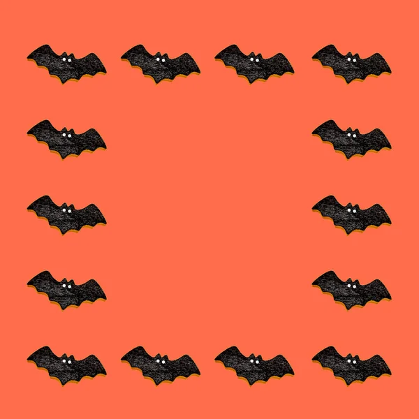 一组黑色蝙蝠被隔离在带有黄色月亮背景的黑色上 复制你的文字空间 蝙蝠在夜空的月亮上飞翔的图像 — 图库照片