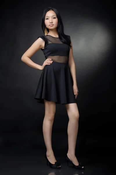 Ázsiai nő fekete ruha — Stock Fotó