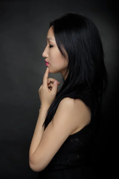 Портрет азиатской женщины — стоковое фото