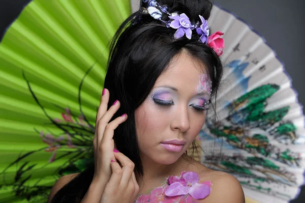 Close-up retrato de menina asiática com maquiagem — Fotografia de Stock
