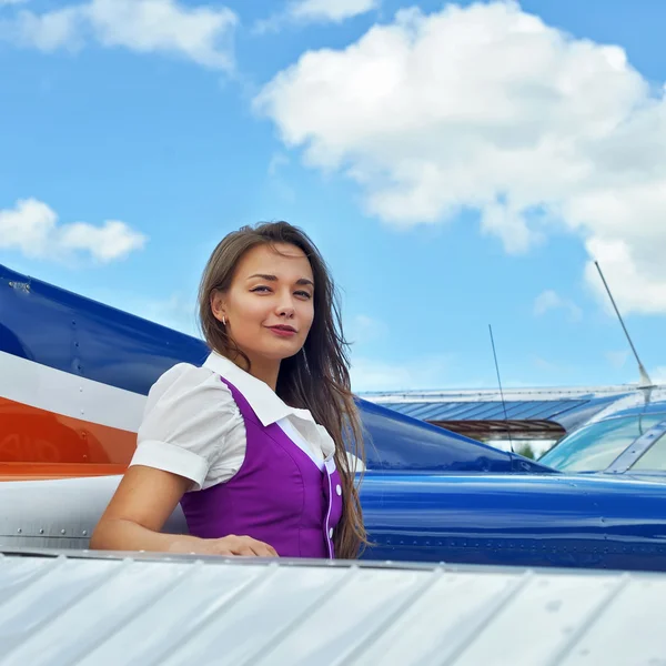 Retrato de mujer hermosa —  Fotos de Stock