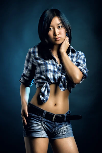 Azjatyckie kobiety w koszuli — Zdjęcie stockowe