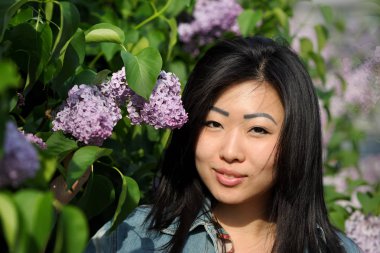 Güzel bir Asyalı kızın portresi.