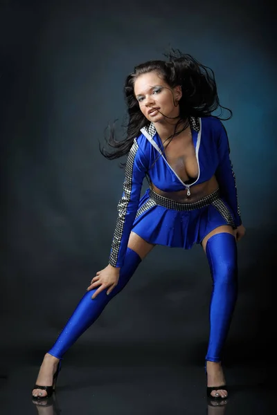 Donna in costume blu — Foto Stock
