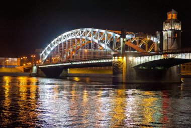 Köprü gece manzarası