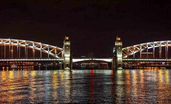 Vue de nuit du pont — Photo