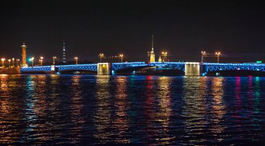 Köprü gece manzarası