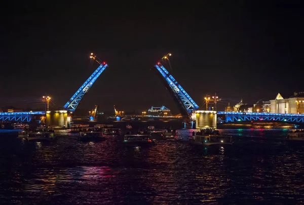 Nocny widok z mostu — Zdjęcie stockowe