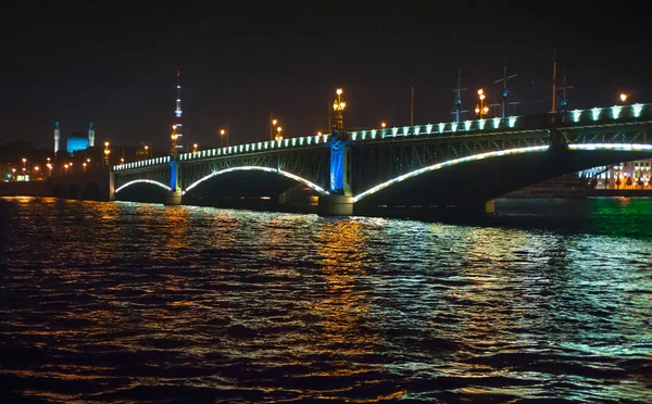 Híd éjszakai látképe — Stock Fotó