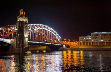 Köprü gece manzarası