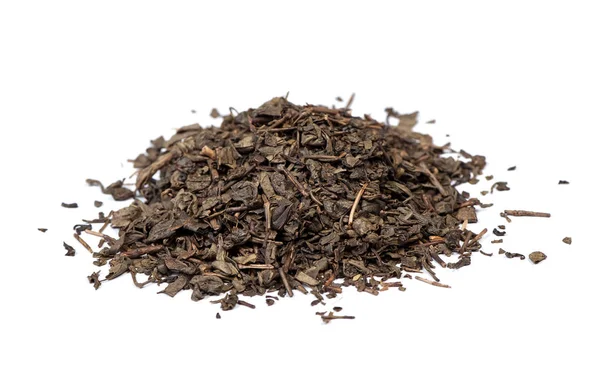 Un mucchio di foglie di tè nero — Foto Stock