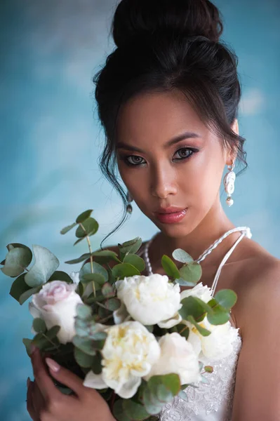 Portrait of beautiful young asian bride woman — ストック写真