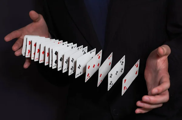 Gra w karty w ręce — Zdjęcie stockowe