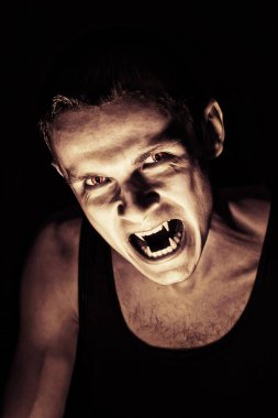 Vampirin ürkütücü portresi.