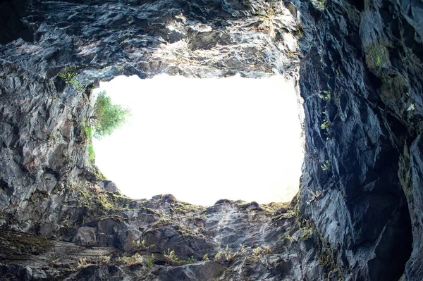 Loch Der Felshöhle Von Unten Nach Oben — Stockfoto