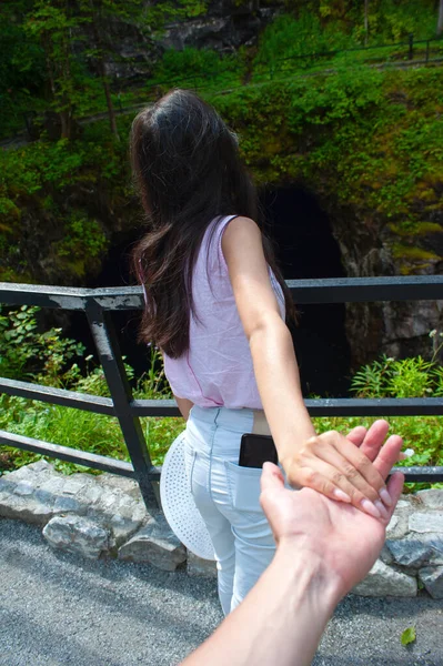 Follow Beautiful Young Asian Woman Holding Man Hand Leads Park — Stock Photo, Image