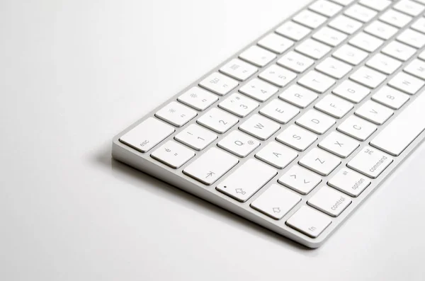 Klavye Yakın Çekim Üzerine Beyaz — Stok fotoğraf