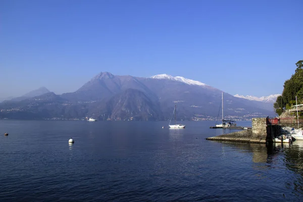 Italia Varenna Lago Montaña Agua Paisaje Ciudad Turismo Visitar Panorama — Foto de Stock