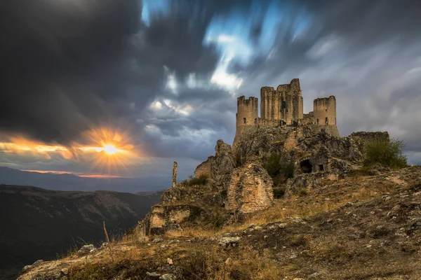 gün batımı ve kale