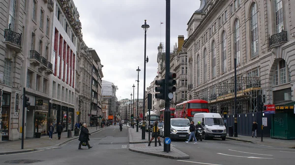 London, UK, March, 20, 2020: Streets in the city. London coronavirus lockdown — Stock Photo, Image