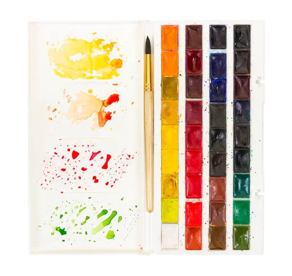 Aquarellfarbe und Pinsel in Kunststoffbox mit Palette — Stockfoto