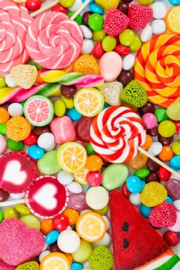 Renkli lolipop ve şeker. Üstten Görünüm.