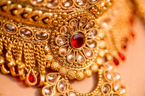 Joalheria da noiva em casamento indiano — Fotografia de Stock