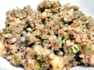 Sago 'dan yapılan Hint yemeği Sabudana Khichdi, genellikle oruç günlerinde yenir.,