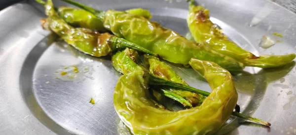 Chilli verde frito em casa na Índia — Fotografia de Stock