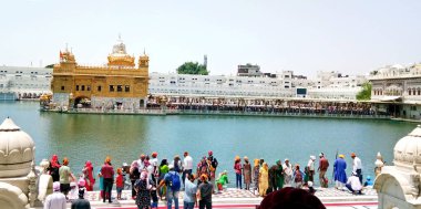 Amritsar, Punjab, Hindistan, 29 Kasım 2019, Sri Harmandir Sahib 'deki Dukh Bhanjani Beri, Sikhism' in Altın Tapınak, Holly Sarovar ve Darbar Sahib 'in bulunduğu en önemli hac yeri.