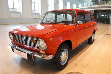 Araba Vaz 21026 Lada 1500 Kombi. Moskova, Rusya - 23 Mayıs, 2013. Moskova'da retro Otomobil Fuarı.