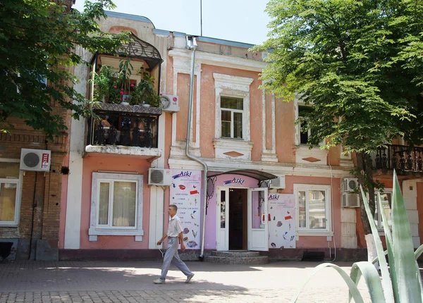 : alte Flachbauten. Stadtansichten. — Stockfoto