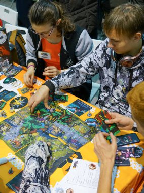 Masa oyunları, insanlar oyuna tutkulu..