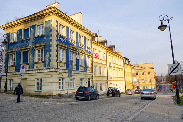 Blick auf die historische Stadt, Fassaden alter Gebäude. — Stockfoto