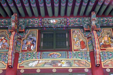 Jogyesa Tapınağı, Budist manastırı. Binanın duvarlarının ulusal sanat eseri..