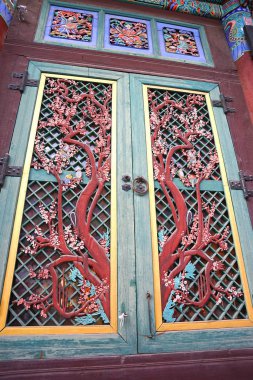 Jogyesa Tapınağı, Budist manastırı. Binanın duvarlarının ulusal sanat eseri..