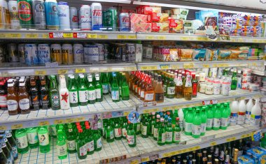 Seul, Mart - Mart 2019: Seul - Mart 2019: Makkoli Soju, Makkoli Soju, şarap ve bira. Alkollü içecek satışı.