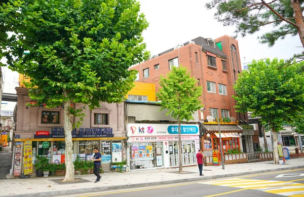 Сеул Республіка Корея Серпень 2019 Гарна Ландшафтна Вулиця Низькими Будівлями — стокове фото