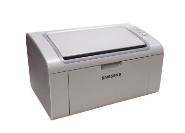 Moskova - Ocak 2020: Lazer yazıcı Samsung. Yakından, beyazdan izole edilmiş..