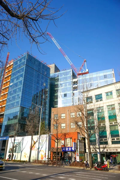 Vue sur la ville. Centre-ville avec immeubles de bureaux . — Photo