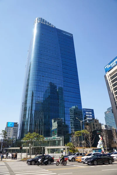 Vista de la ciudad. Centro de la ciudad con oficinas . —  Fotos de Stock