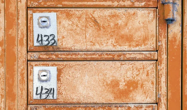 Оранжевые Почтовые Ящики Металлические Почтовые Ящики — стоковое фото