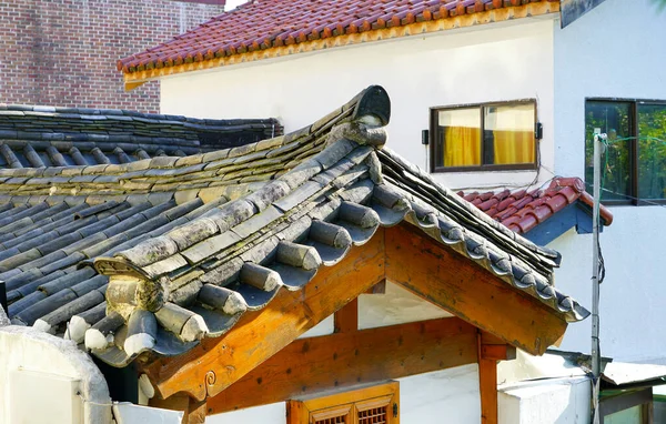 Geleneksel Kore Evinin Çatısı Hanok — Stok fotoğraf