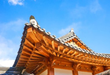 Eski Kore binasının çatısının bir parçası.. 