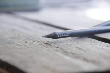 Metin ve kalem öğrenme.