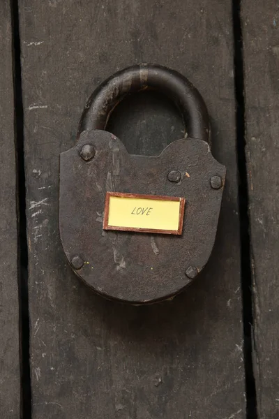 Love text and old padlock, wedding, Valentine card — Stock Photo, Image