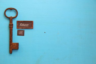 Fitness olduğunu hayat fikir, anahtar ve etiket, sağlıklı yaşam konsepti