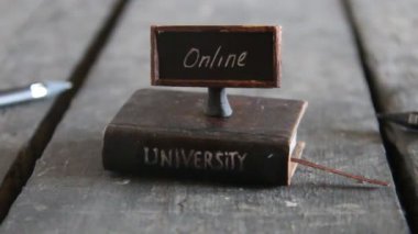 Üniversitesi online kurslar