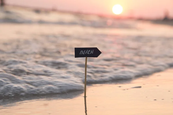 Concepto de resorts de playas, puesta de sol, foto borrosa para el fondo — Foto de Stock